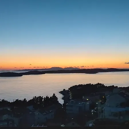 公寓 Tilla's House